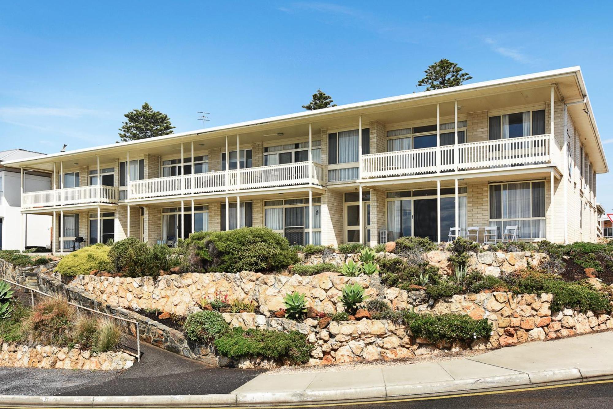 Dolphins Beachfront Apartment No 4 Port Elliot Esterno foto