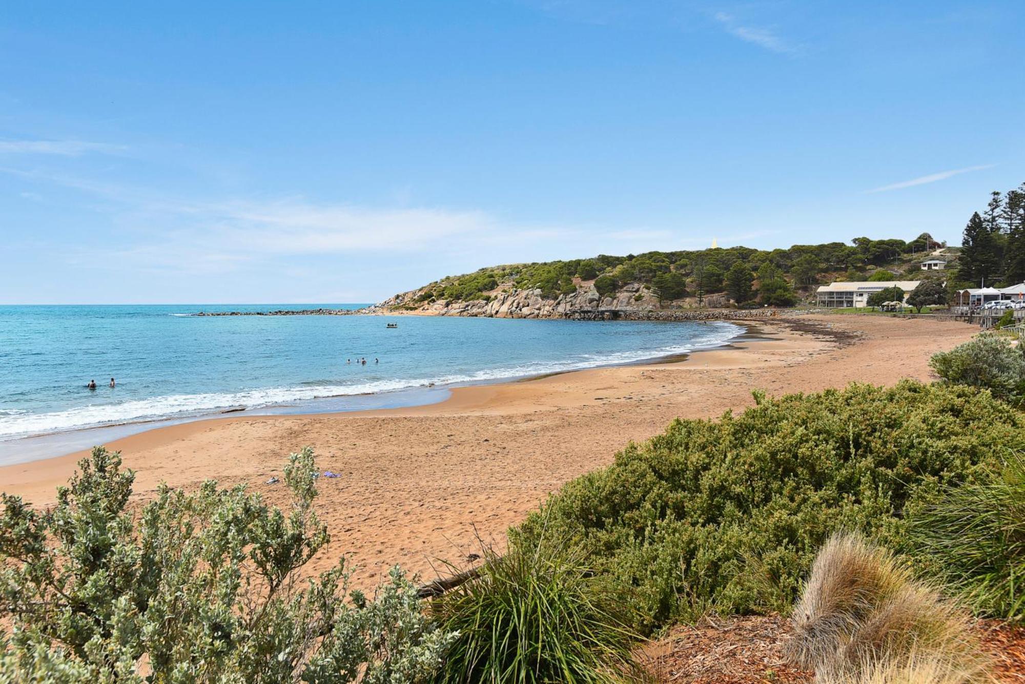 Dolphins Beachfront Apartment No 4 Port Elliot Esterno foto